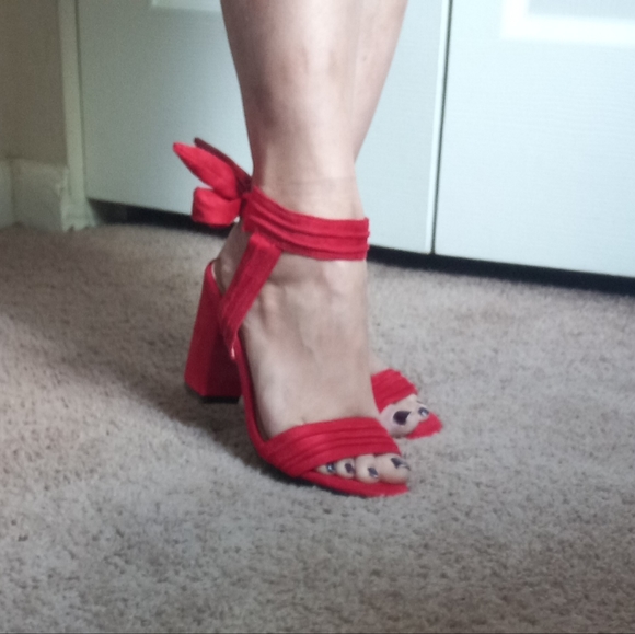 Allegra K SIZE 6.5 red suede block heels - Picture 2 of 6